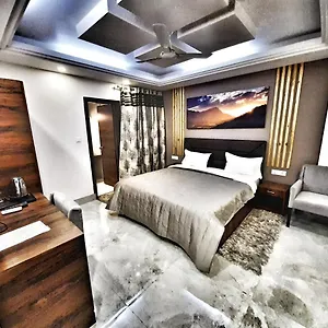 Aerocity Purple Orchid 3*, New Delhi Inde